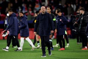 Arne-Slot-Liverpool-Alisson.jpg