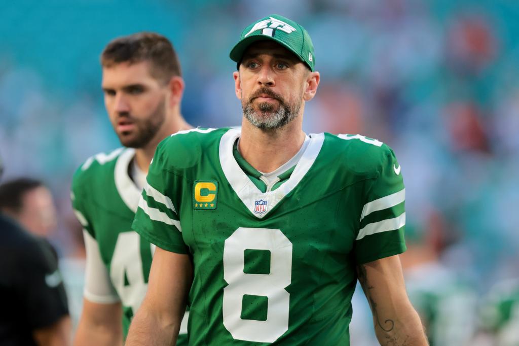 new-york-jets-quarterback-aaron-95036195_19cd0c.jpg