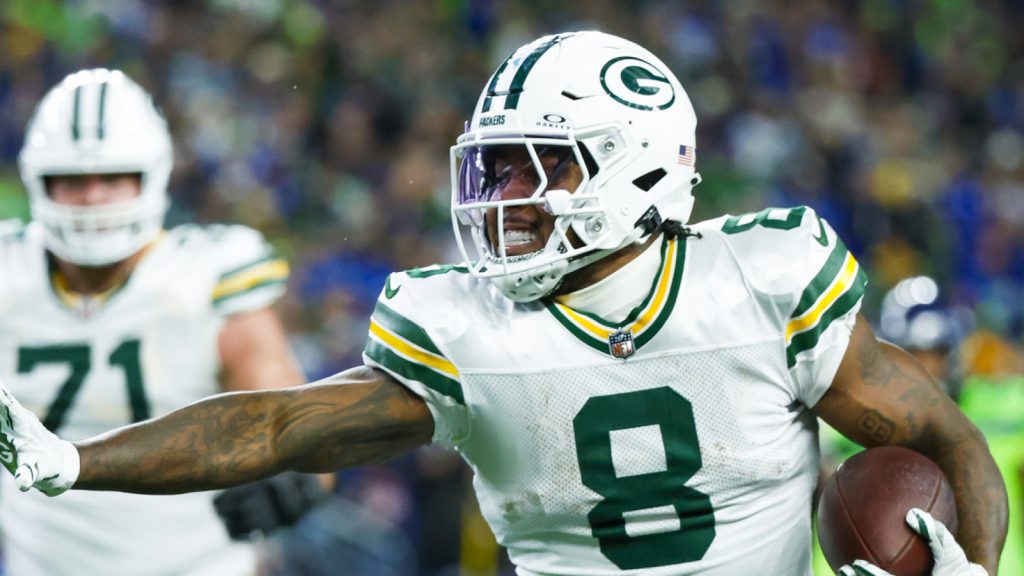 packers-rb-josh-jacobs-should-run-wild-on-monday.jpg