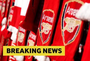 Arsenal-scarves.jpg