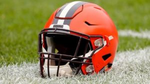 Browns-helmet-pic.jpg