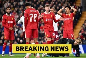Wataru-Endo-and-his-Liverpool-teammates.jpg