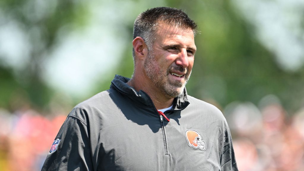 aug-4-2024-cleveland-browns-advisor-mike-vrabel.jpg