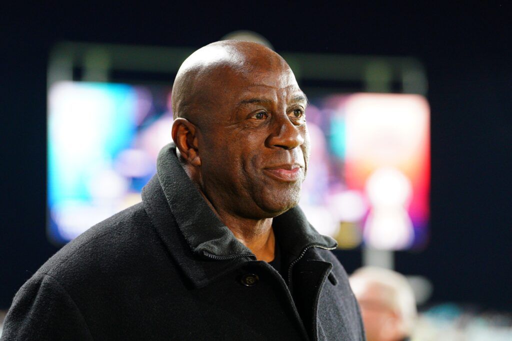 commanders-minority-owner-magic-johnson-celebrates-washington-first-nfl-playoff-win-19-years-1024x68.jpeg