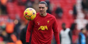 darwin-nunez-warming-up-for-liverpool.jpg