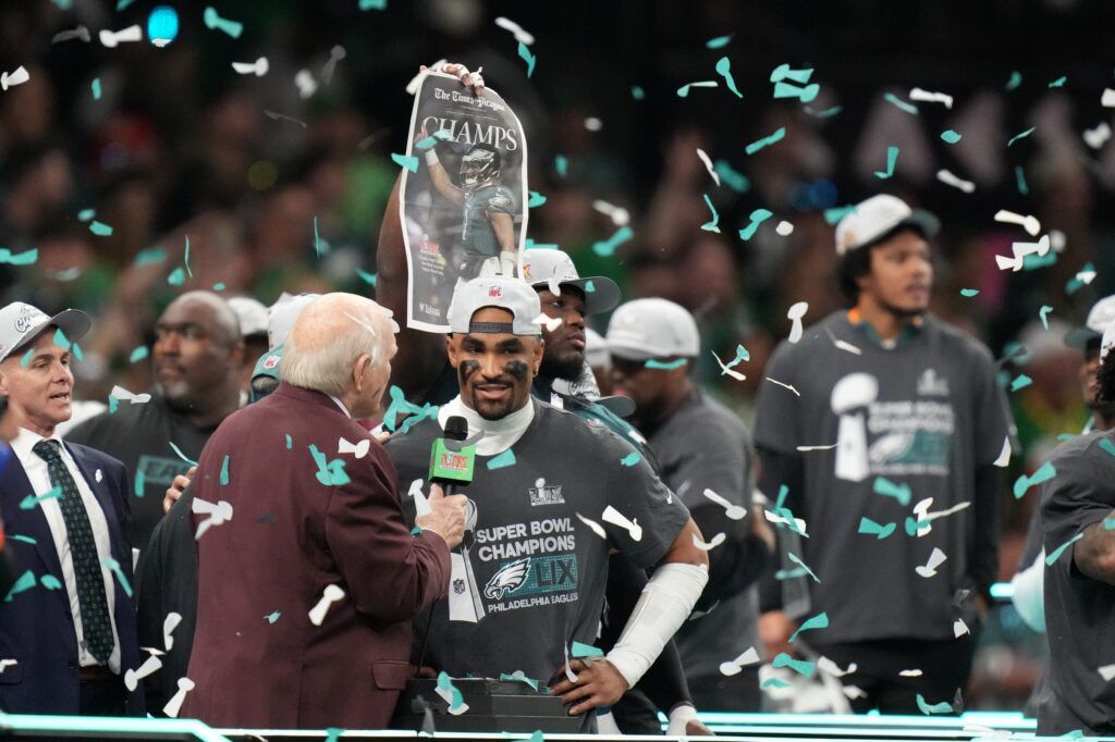 jalen-hurts-poses-iconic-picture-win-over-chiefs-in-super-bowl-59-1024x682.jpg
