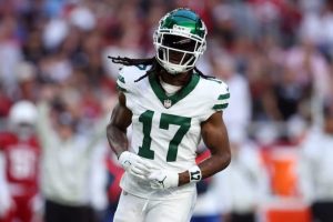 Davante-Adams-Jets-pic-1.jpg
