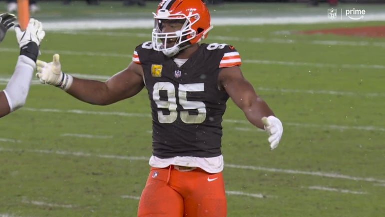 Myles-Garrett-celebrate2-1.jpg