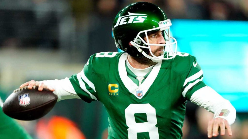 new-york-jets-quarterback-aaron-rodgers-8-played.jpg