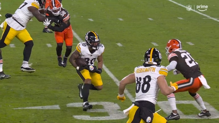 Jaylen-Warren-Pat-Freiermuth.jpg