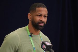 browns-andrew-berry-shedeur-sanders-1024x683.jpg