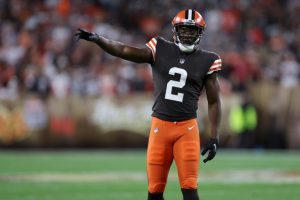steelers-free-agent-wide-receiver-targets-amari-cooper-allen-lazard-george-pickens-trade-1024x683.jp_.jpeg