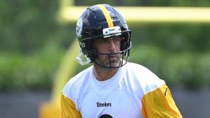insider-shares-aaron-rodgers-fitting-steelers.jpg