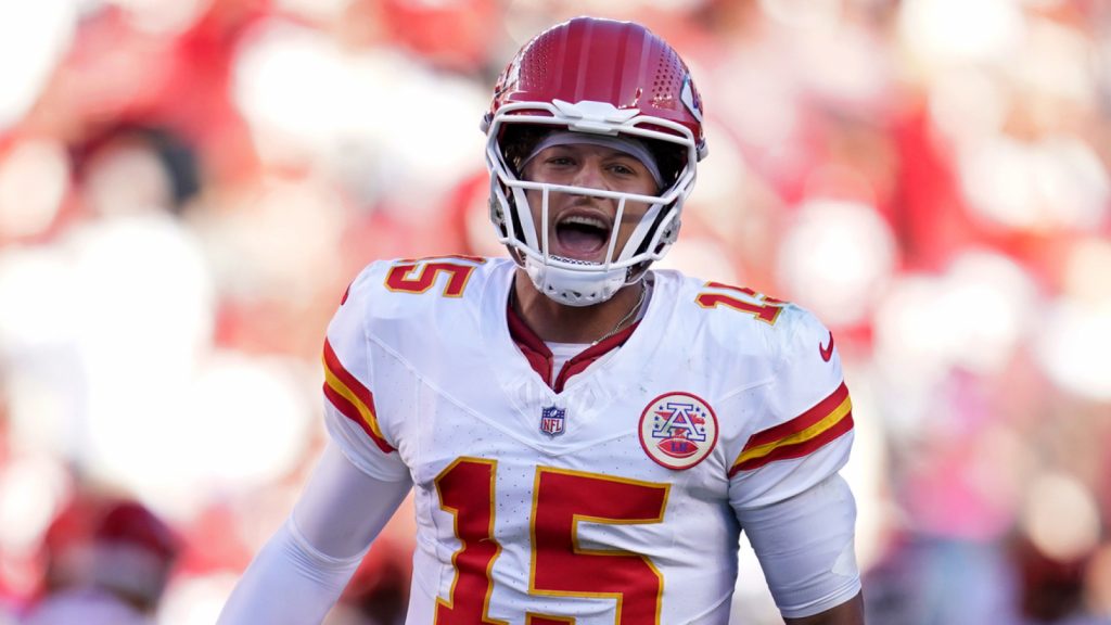 mahomes-reveals-feelings-on-18-game-nfl-regular.jpg