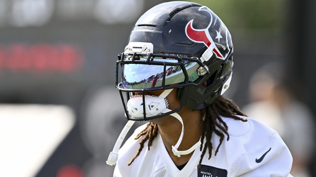 texans-star-sets-hilariously-high-defensive-goal.jpg
