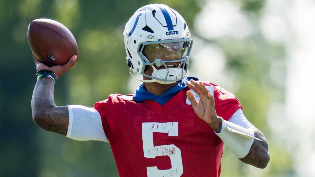 nfl-exec-pipe-dream-think-colts-qb-starter.jpg