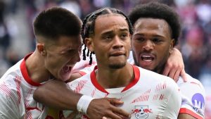 xavi-simons-rb-leipzig-celebrate.jpg