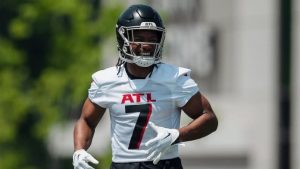 Bijan-Robinson-Falcons-pic.jpg