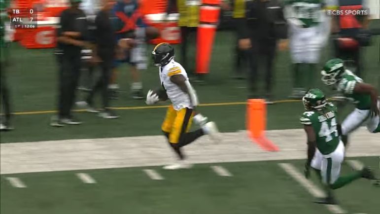 DK-Metcalf-YAC3.jpg