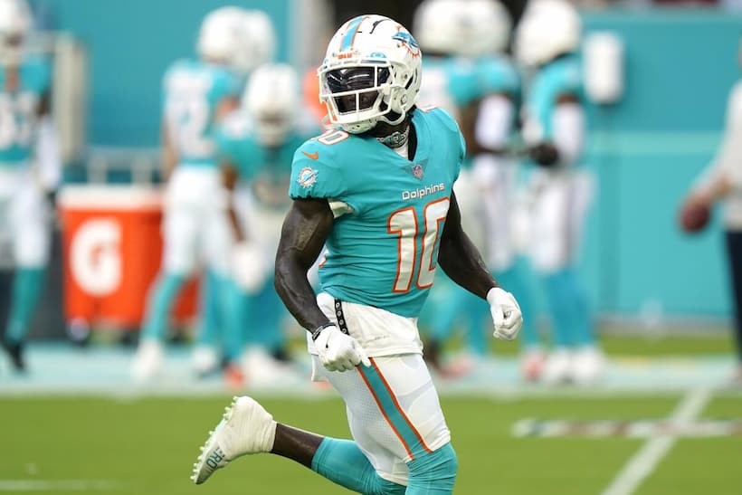 Tyreek-Hills-Dolphins-pic.jpg