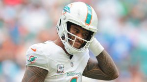 dolphins-tua-tagovailoa-apologizes-controversial.jpg